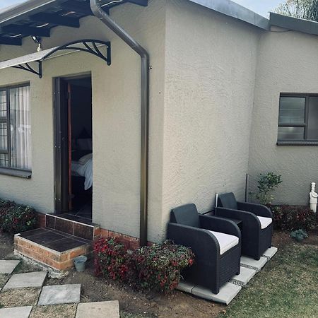 Ferienwohnung Annie'S Place Kempton Park Exterior foto